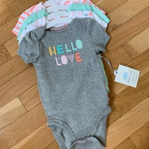 🍁Cloud island NWT bodysuits 3-6 m
